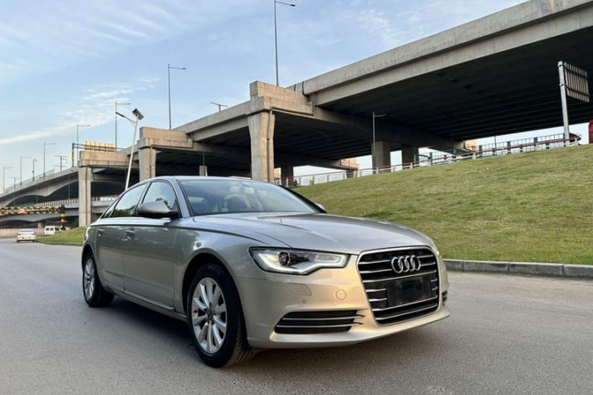 Used Audi A6L 2015 30 FSI Millionth Anniversary Comfort Model Exterior 5