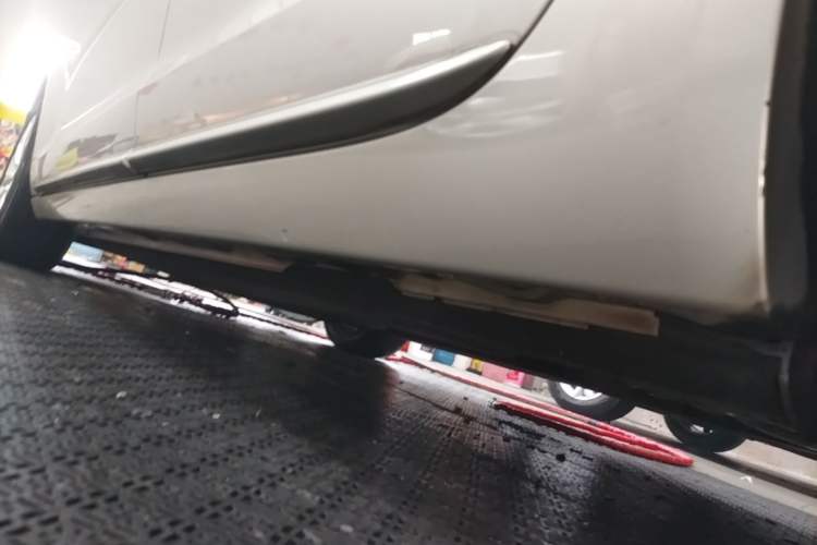 Used Audi A6L 2015 30 FSI Millionth Anniversary Comfort Model Left Side Sill