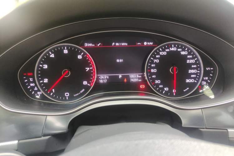 Used Audi A6L 2015 TFSI Millionth Anniversary Intelligent Model Odometer Close Up