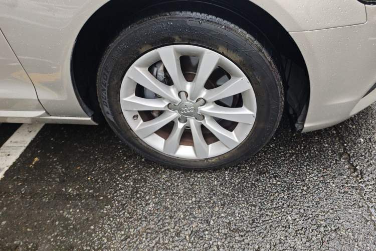 Used Audi A6L 2015 TFSI Millionth Anniversary Intelligent Model Right Front Wheel Hub