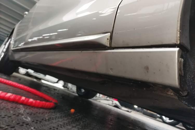 Used Audi A6L 2015 30 FSI Millionth Anniversary Comfort Model Right Side Sill
