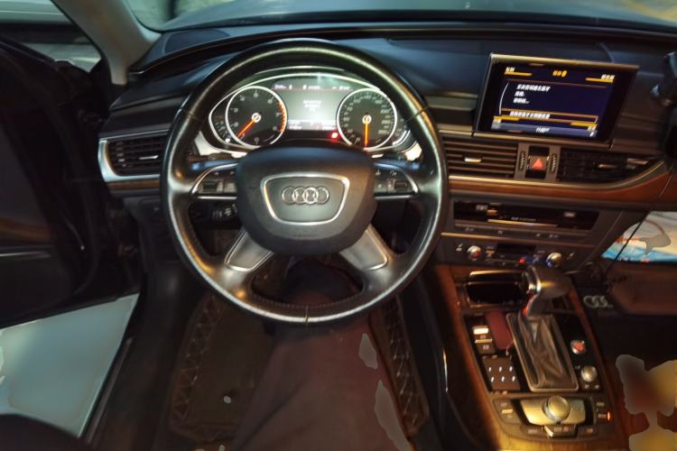 Used Audi A6L 2015 35 FSI quattro Comfort Model Steering Wheel