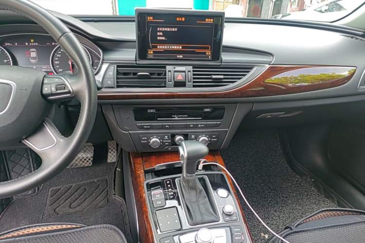 Used Audi A6L 2015 TFSI Millionth Anniversary Intelligent Model Audio And AC Panel