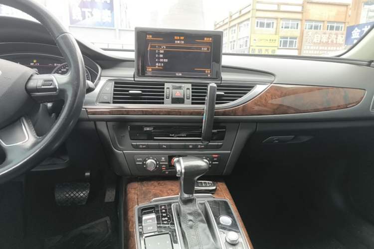 Used Audi A6L 2015 TFSI Millionth Anniversary Intelligent Model Audio And AC Panel