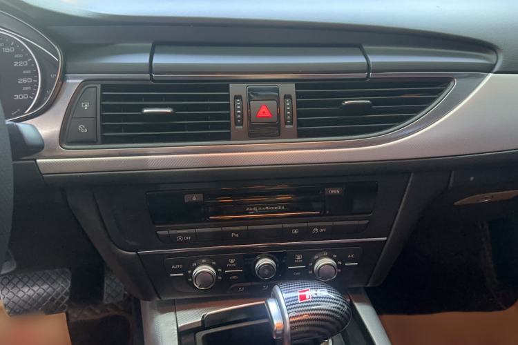 Used Audi A6L 2015 TFSI Millionth Anniversary Intelligent Model Audio And AC Panel
