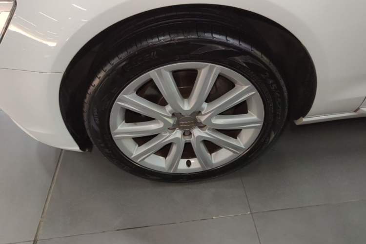 Used Audi A6L 2015 TFSI Millionth Anniversary Intelligent Model Left Front Wheel Hub