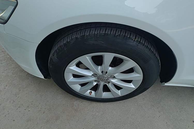 Used Audi A6L 2015 TFSI Millionth Anniversary Intelligent Model Left Front Wheel Hub
