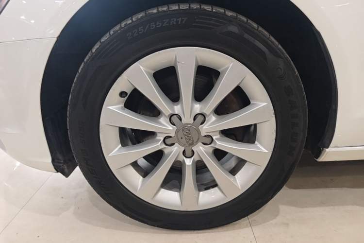 Used Audi A6L 2015 TFSI Millionth Anniversary Intelligent Model Left Front Wheel Hub