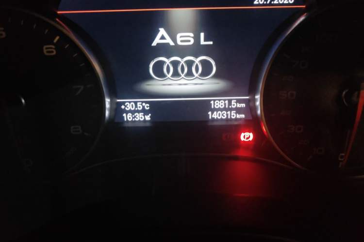 Used Audi A6L 2015 TFSI Millionth Anniversary Intelligent Model Odometer Close Up