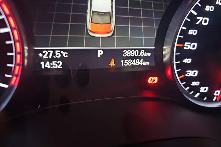 Used Audi A6L 2015 TFSI Millionth Anniversary Intelligent Model Odometer Close Up
