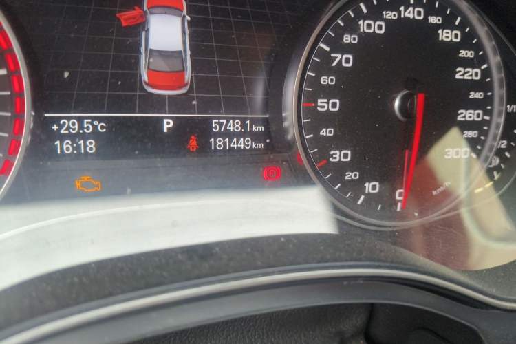Used Audi A6L 2015 TFSI Millionth Anniversary Intelligent Model Odometer Close Up