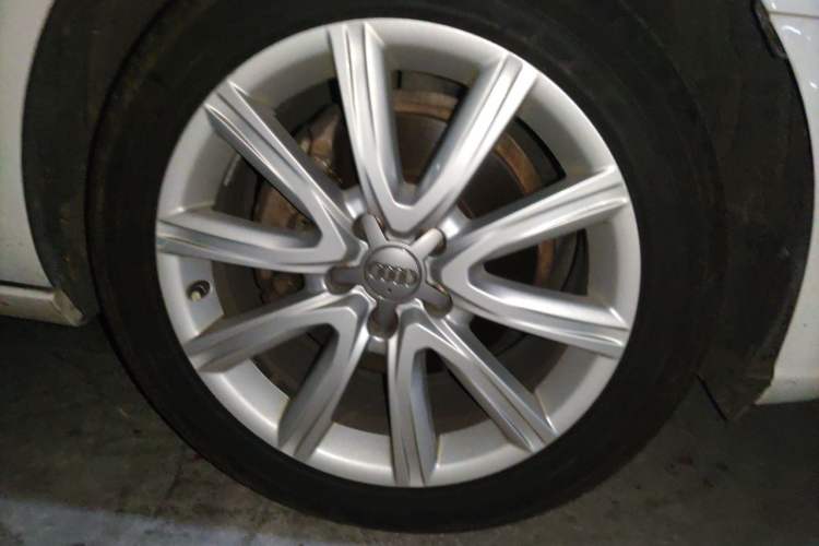 Used Audi A6L 2015 TFSI Millionth Anniversary Intelligent Model Right Front Wheel Hub
