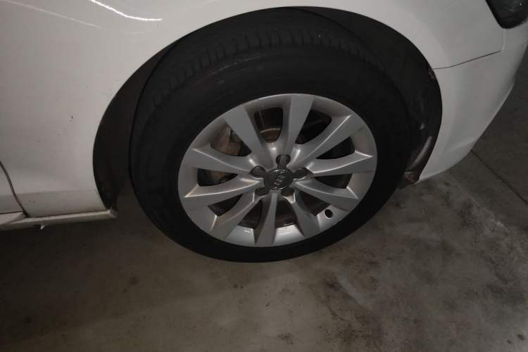 Used Audi A6L 2015 TFSI Millionth Anniversary Intelligent Model Right Front Wheel Hub
