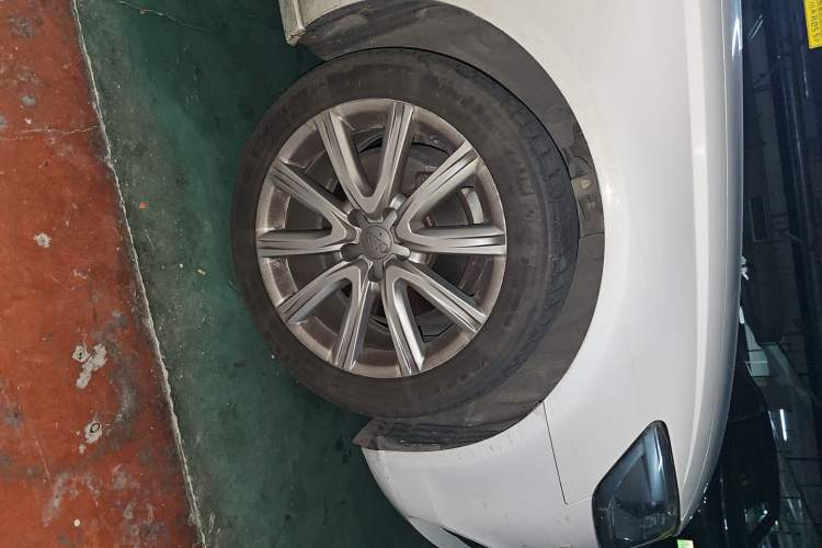 Used Audi A6L 2015 TFSI Millionth Anniversary Intelligent Model Right Front Wheel Hub