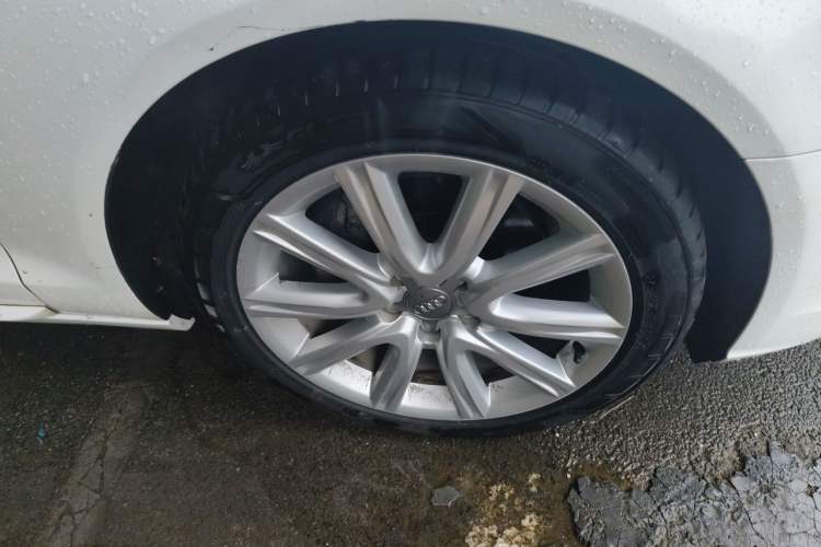 Used Audi A6L 2015 TFSI Millionth Anniversary Intelligent Model Right Front Wheel Hub