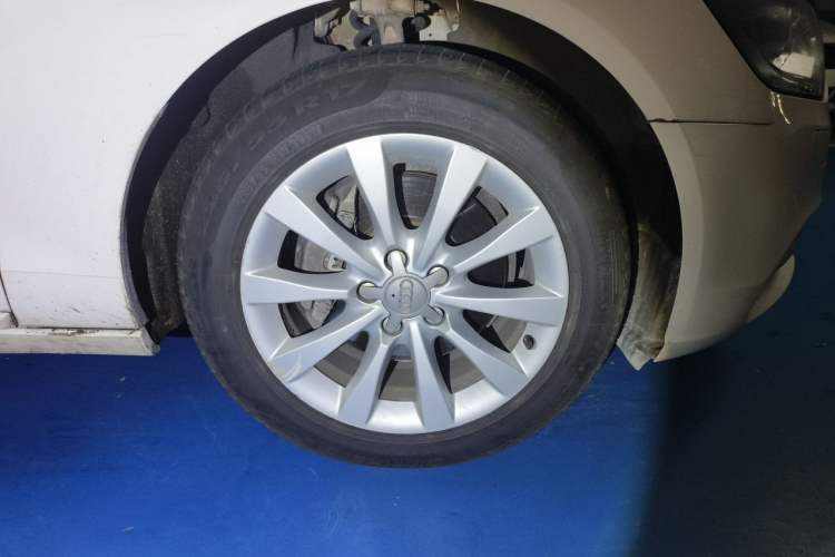 Used Audi A6L 2015 30 FSI Millionth Anniversary Comfort Model Right Front Wheel Hub