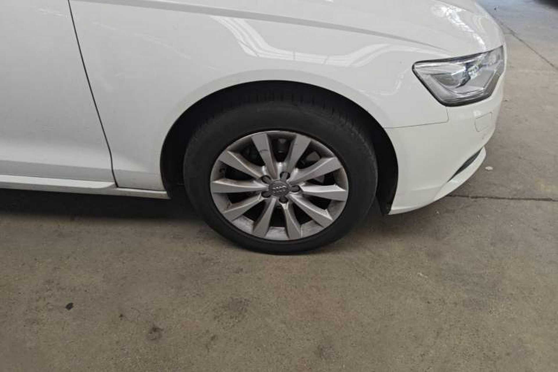 Used Audi A6L 2015 TFSI Millionth Anniversary Intelligent Model Right Front Wheel Hub