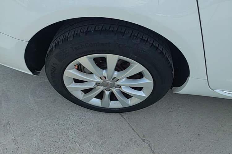 Used Audi A6L 2015 TFSI Millionth Anniversary Intelligent Model Right Rear Wheel Hub