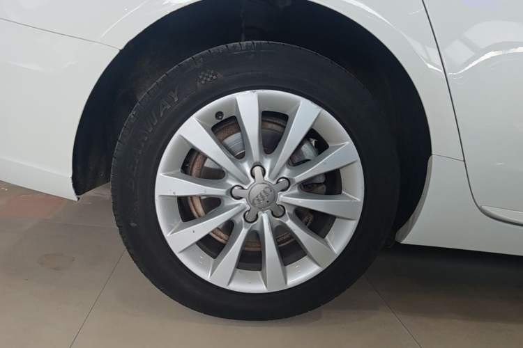 Used Audi A6L 2015 TFSI Millionth Anniversary Intelligent Model Right Rear Wheel Hub