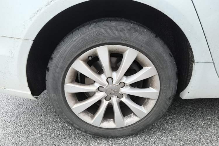 Used Audi A6L 2015 TFSI Millionth Anniversary Intelligent Model Right Rear Wheel Hub