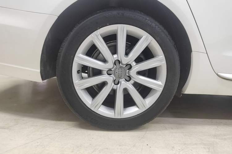 Used Audi A6L 2015 TFSI Millionth Anniversary Intelligent Model Right Rear Wheel Hub