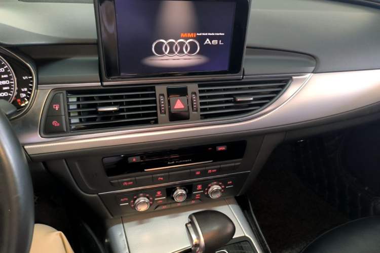 Used Audi A6L 2015 TFSI Millionth Anniversary Intelligent Model Audio And AC Panel