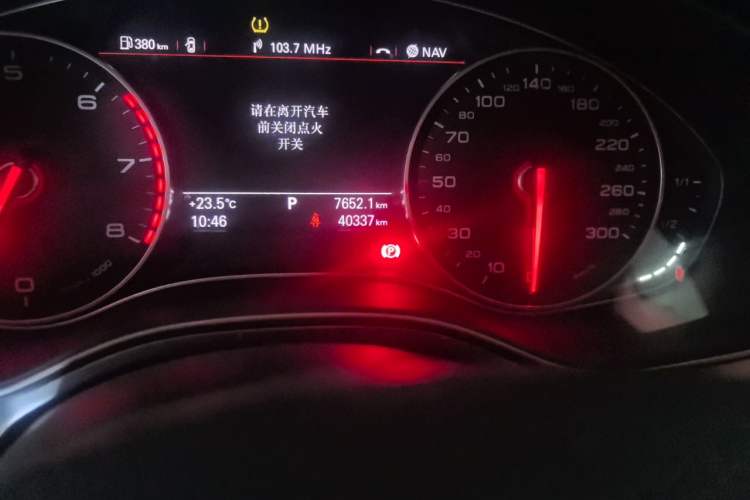 Used Audi A6L 2015 TFSI Millionth Anniversary Intelligent Model Odometer Close Up