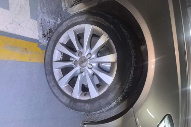 Used Audi A6L 2015 TFSI Millionth Anniversary Intelligent Model Right Front Wheel Hub