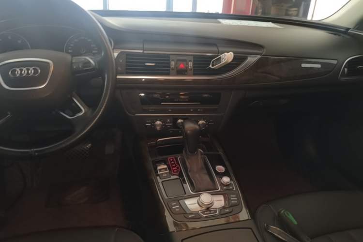 Used Audi A6L 2016 TFSI Technology Edition Audio And AC Panel