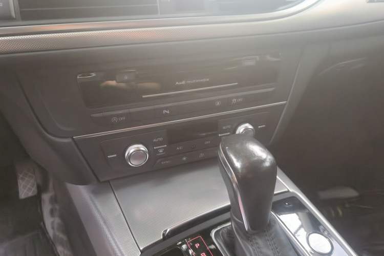 Used Audi A6L 2016 TFSI Sport Edition Audio And AC Panel