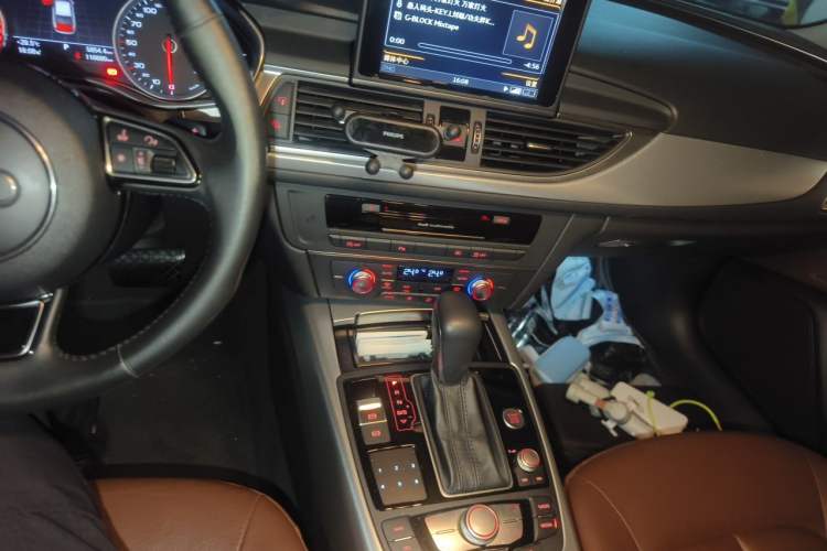 Used Audi A6L 2016 TFSI Sport Edition Audio And AC Panel