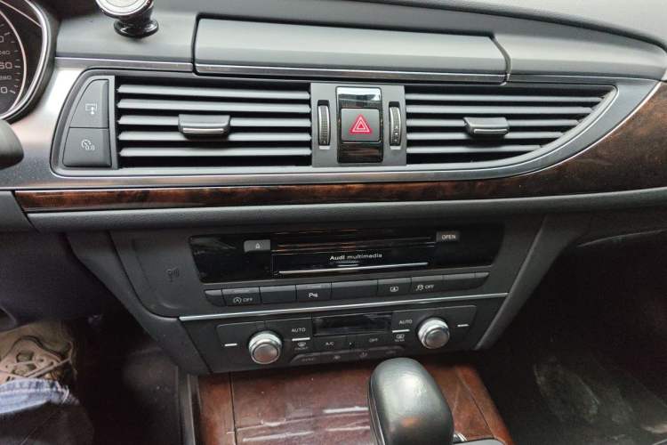 Used Audi A6L 2016 TFSI Comfort Model Audio And AC Panel