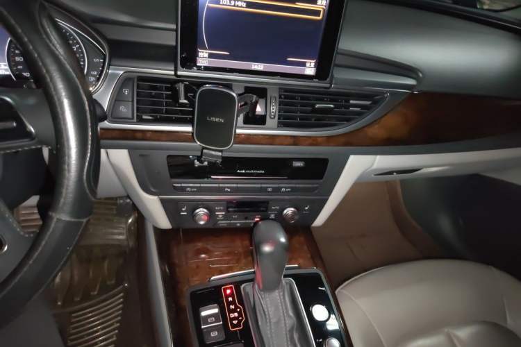 Used Audi A6L 2016 30 FSI Comfort Version Audio And AC Panel