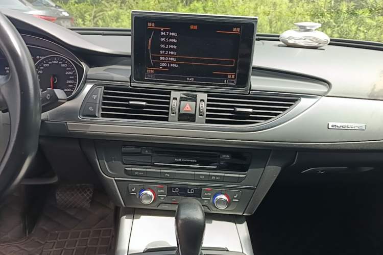 Used Audi A6L 2016 45 TFSI quattro Sport Edition Audio And AC Panel