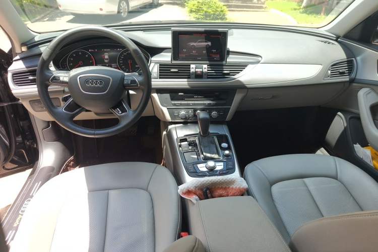 Used Audi A6L 2016 30 FSI Technology Model Center Console
