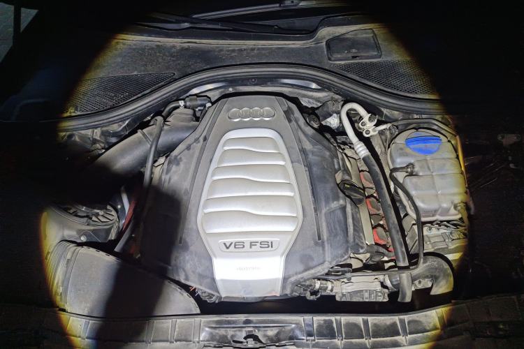 Used Audi A6L 2016 30 FSI Comfort Version Engine Bay
