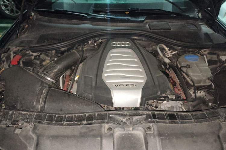 Used Audi A6L 2016 30 FSI Comfort Version Engine Bay