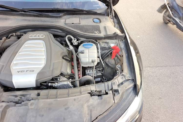 Used Audi A6L 2016 30 FSI Comfort Version Engine Bay Left