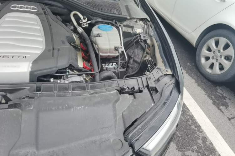 Used Audi A6L 2016 30 FSI Comfort Version Engine Bay Left