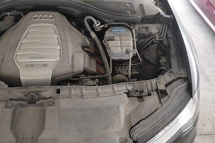 Used Audi A6L 2016 30 FSI Comfort Version Engine Bay Left