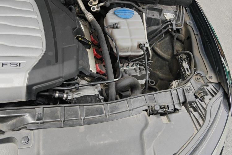 Used Audi A6L 2016 30 FSI Comfort Version Engine Bay Left