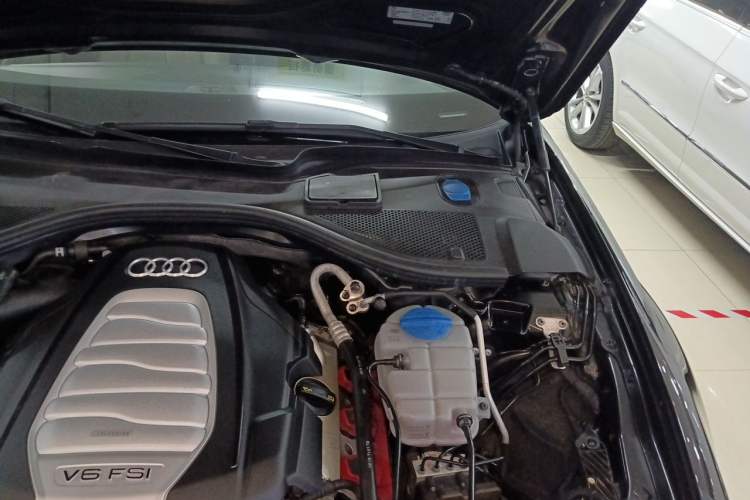 Used Audi A6L 2016 30 FSI Comfort Version Engine Bay Left