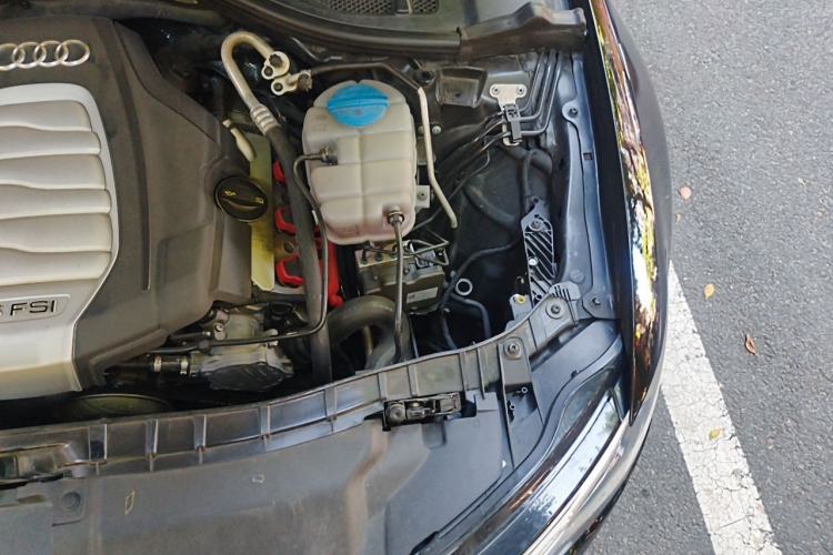 Used Audi A6L 2016 30 FSI Comfort Version Engine Bay Left