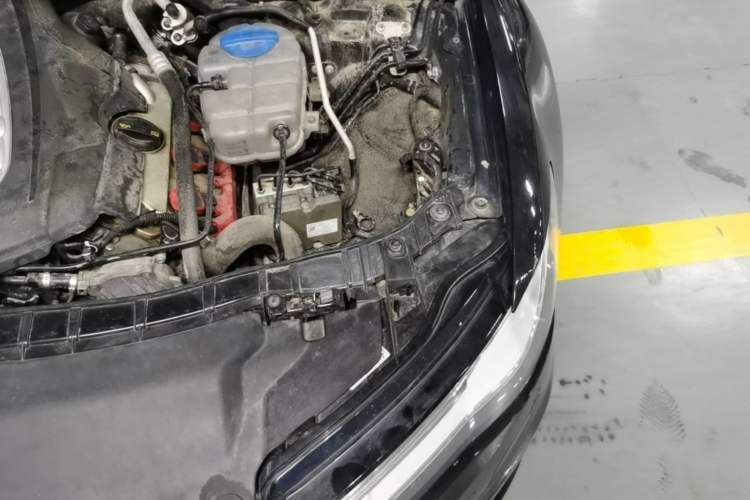 Used Audi A6L 2016 30 FSI Comfort Version Engine Bay Left