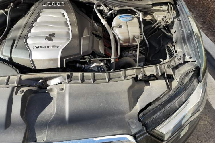 Used Audi A6L 2016 30 FSI Comfort Version Engine Bay Left
