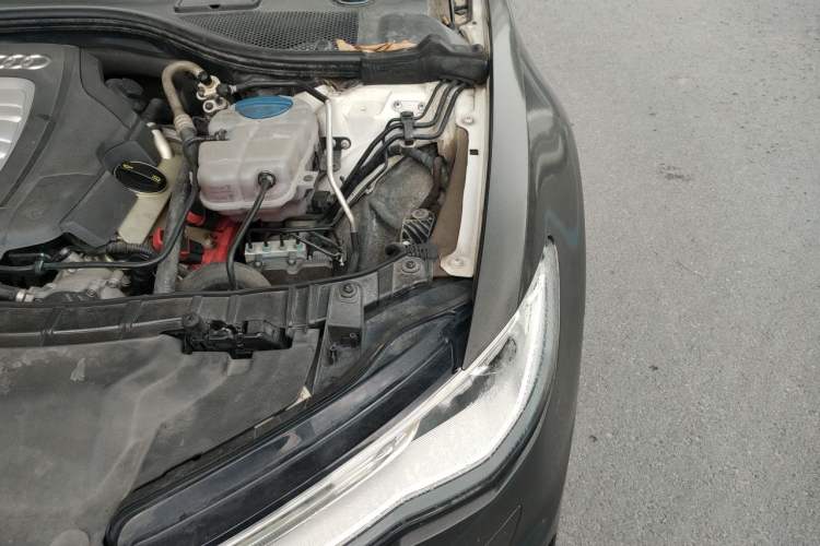 Used Audi A6L 2016 30 FSI Comfort Version Engine Bay Left
