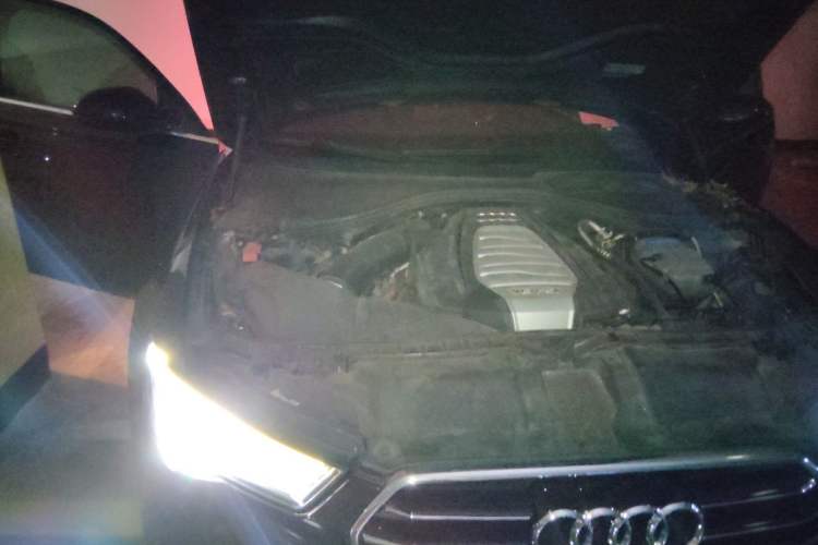 Used Audi A6L 2016 30 FSI Comfort Version Engine Bay Right