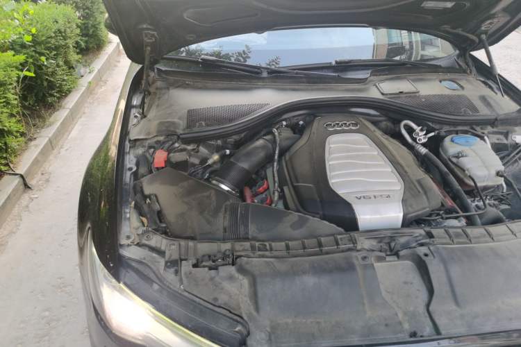 Used Audi A6L 2016 30 FSI Comfort Version Engine Bay Right