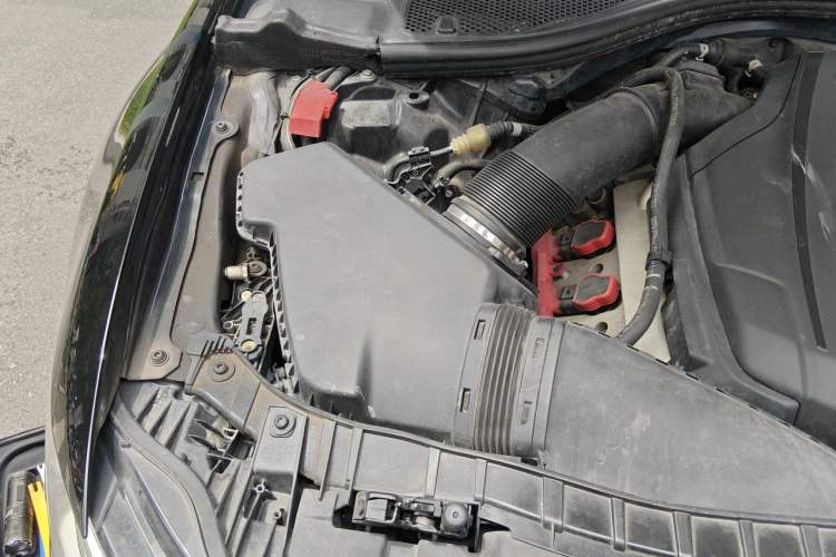 Used Audi A6L 2016 30 FSI Comfort Version Engine Bay Right
