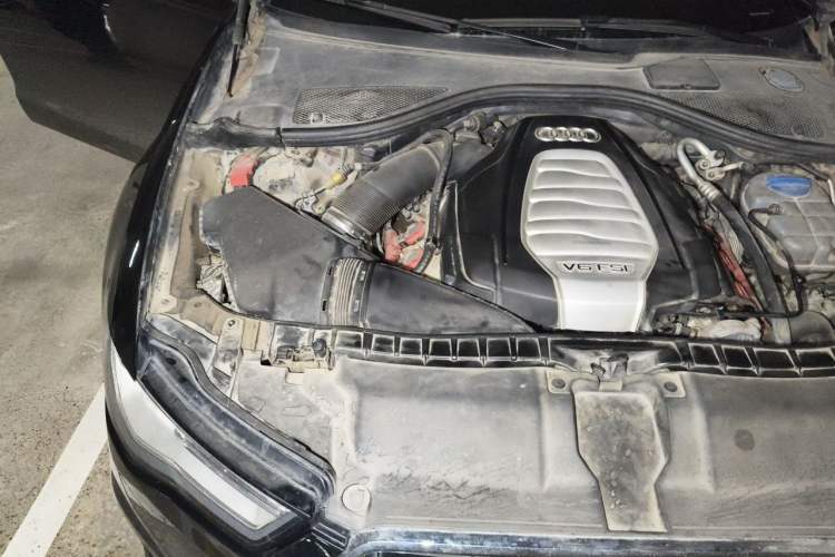 Used Audi A6L 2016 30 FSI Comfort Version Engine Bay Right